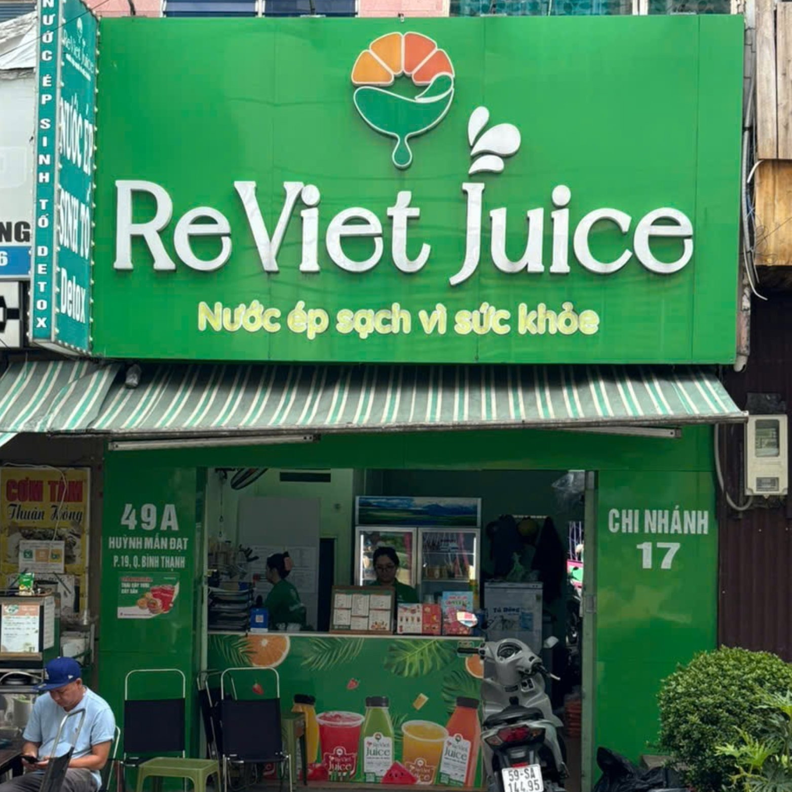 ReViet Huỳnh Mẫn Đạt