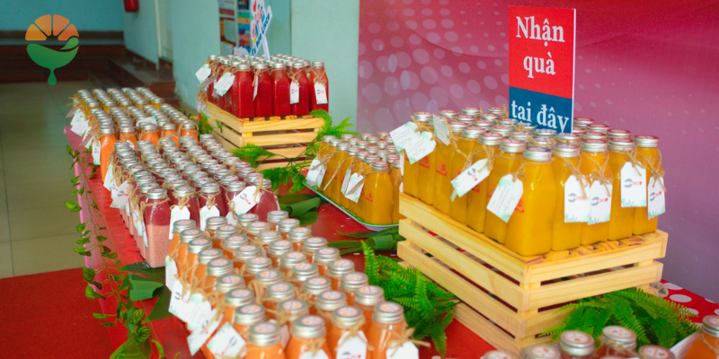 Hon-2500-chai-nuoc-ep-cung-Lix