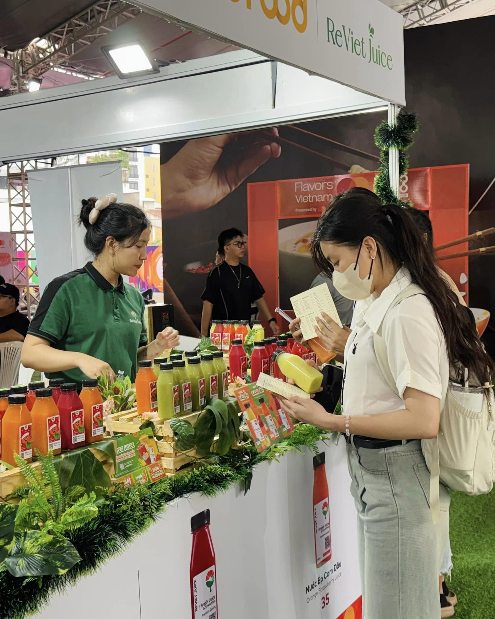 Nước Ép ReViet Tham Gia Gian Hàng Ẩm Thực Trong Lễ Hội Hozo