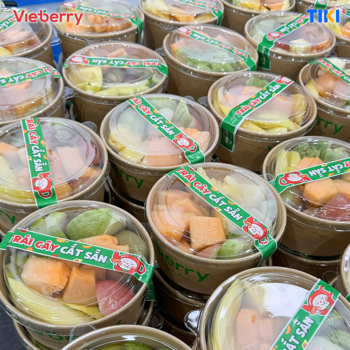 Tiệc trái cây cắt sẵn